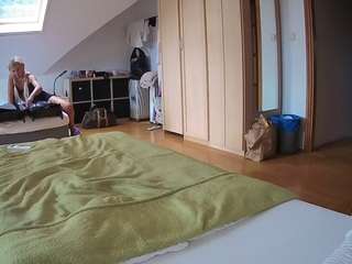 voyeurcam-julmodels-bed-1 Live Webcam on CamSoda