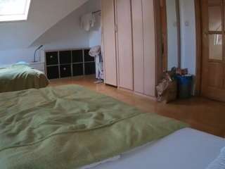 voyeurcam-julmodels-bed-1