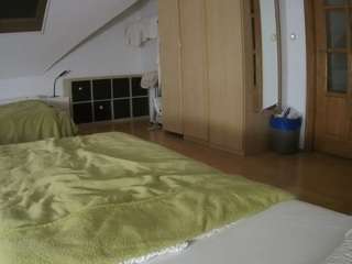 voyeurcam-julmodels-bed-1 Webcam Model Profile