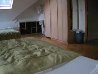 voyeurcam-julmodels-bed-1