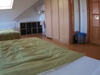 voyeurcam-julmodels-bed-1