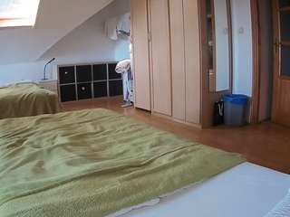 voyeurcam-julmodels-bed-1 webcam model