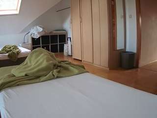 voyeurcam-julmodels-bed-1 Webcam Model Profile