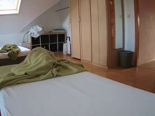 voyeurcam-julmodels-bed-1 Webcam Model Profile