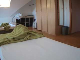 voyeurcam-julmodels-bed-1 - Cam en Direct