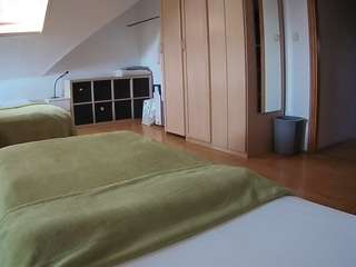 voyeurcam-julmodels-bed-1