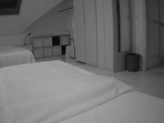 voyeurcam-julmodels-bed-1 Live Webcam on CamSoda