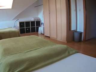voyeurcam-julmodels-bed-1