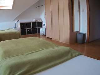 voyeurcam-julmodels-bed-1