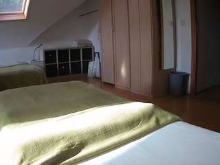 voyeurcam-julmodels-bed-1