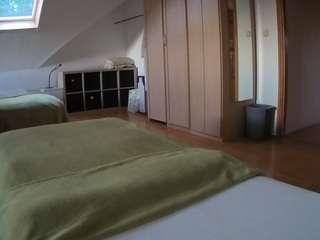 voyeurcam-julmodels-bed-1