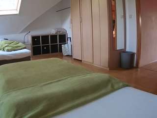 voyeurcam-julmodels-bed-1