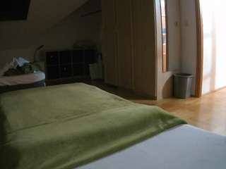 voyeurcam-julmodels-bed-1