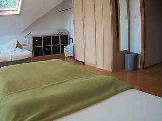 voyeurcam-julmodels-bed-1