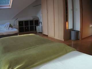voyeurcam-julmodels-bed-1