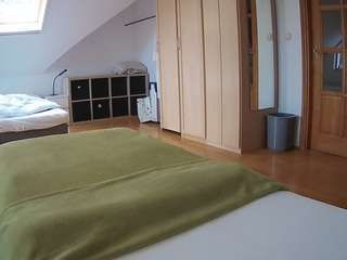 voyeurcam-julmodels-bed-1