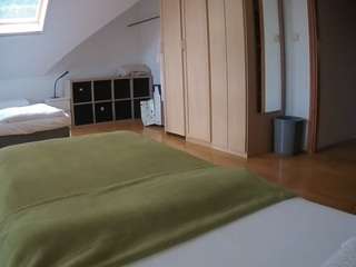 voyeurcam-julmodels-bed-1