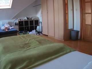 voyeurcam-julmodels-bed-1 camsoda
