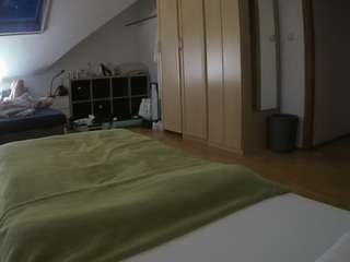 voyeurcam-julmodels-bed-1 camsoda