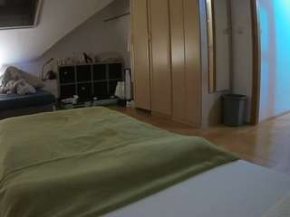 voyeurcam-julmodels-bed-1 camsoda
