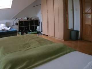 voyeurcam-julmodels-bed-1 camsoda