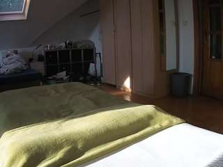 voyeurcam-julmodels-bed-1 camsoda