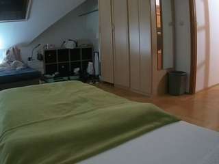 voyeurcam-julmodels-bed-1 camsoda