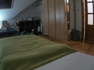 voyeurcam-julmodels-bed-1 camsoda