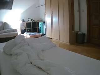  voyeurcam-julmodels-bed-1 chat room