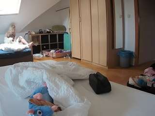 voyeurcam-julmodels-bed-1 webcam
