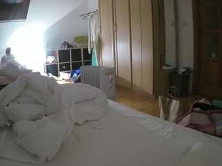 voyeurcam-julmodels-bed-1