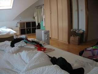 voyeurcam-julmodels-bed-1