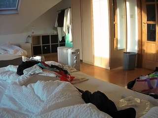 voyeurcam-julmodels-bed-1