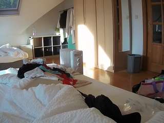 voyeurcam-julmodels-bed-1