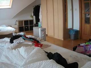 voyeurcam-julmodels-bed-1