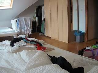voyeurcam-julmodels-bed-1