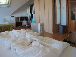 voyeurcam-julmodels-bed-1 camsoda