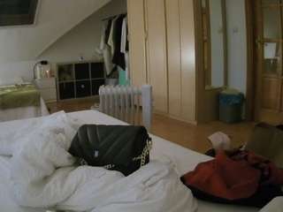 voyeurcam-julmodels-bed-1 camsoda