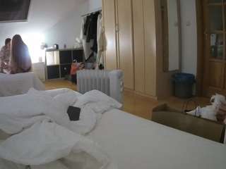 voyeurcam-julmodels-bed-1 camsoda