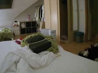 voyeurcam-julmodels-bed-1