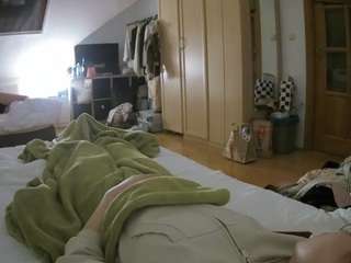 voyeurcam-julmodels-bed-1