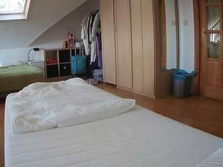 voyeurcam-julmodels-bed-1 Live Webcam on CamSoda