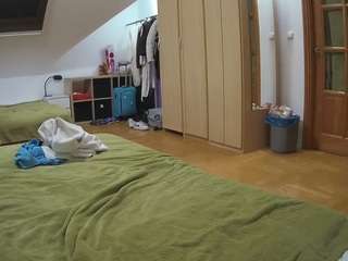 voyeurcam-julmodels-bed-1's CamSoda show and profile