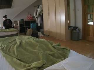 voyeurcam-julmodels-bed-1's CamSoda show and profile