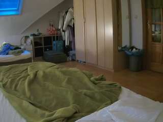 voyeurcam-julmodels-bed-1