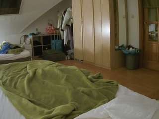voyeurcam-julmodels-bed-1
