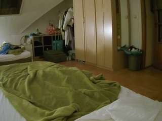 voyeurcam-julmodels-bed-1