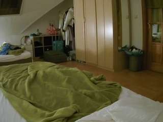 voyeurcam-julmodels-bed-1