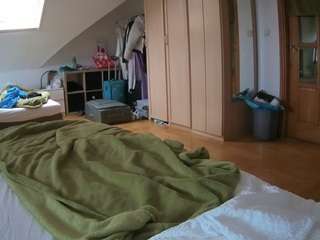 voyeurcam-julmodels-bed-1