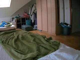 voyeurcam-julmodels-bed-1